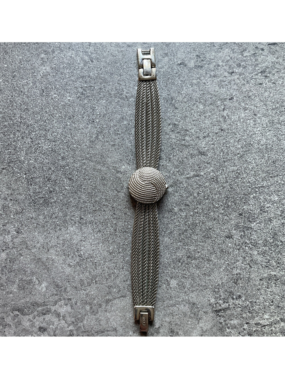 Beautiful Relic Womens Bracelet Watch 23mm Silver Tone Case/Mesh Band ZR33531 A1